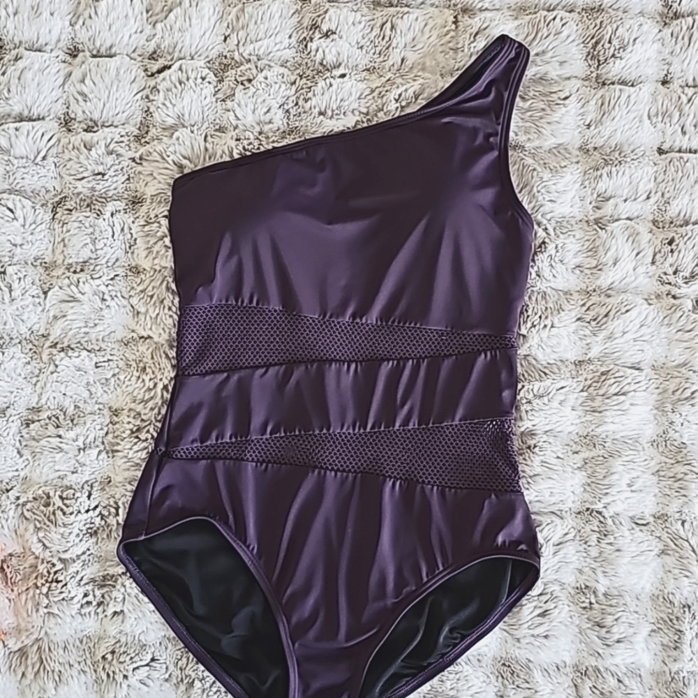 Sophisticate one-piece Off the should swimsuit. Size 12. Purple